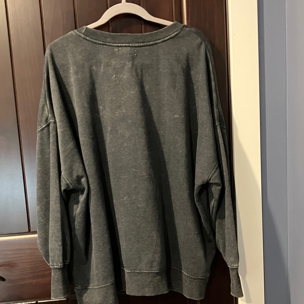 Maurices Skull Sweatshirt NWT - Picture 3 of 3